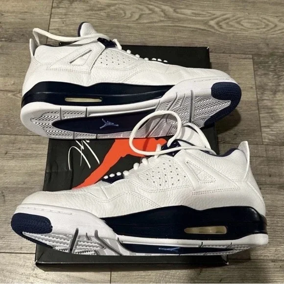 Jordan 4 Columbia